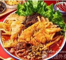 Braised Pork Trotter with Snail Noodles
