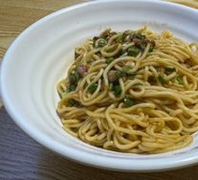 Pickled Noodles with Fresh Yellow Beef Broth