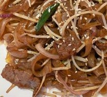 Dry-Fried Beef and Rice Noodles