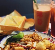 XO Sauce Stir-fried Rice Noodle Rolls