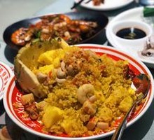 Thai Pineapple Seafood Fried Rice