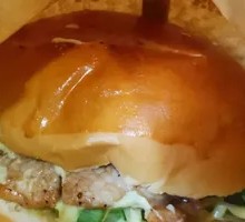 Egg-Fluffy Pork Sandwich with Sauce