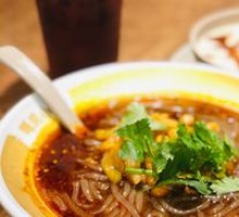 Spicy Beef Noodle Soup with Sauce