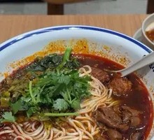 Sour Cabbage Pork Intestine Noodles