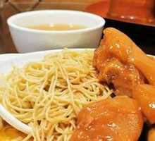 Pork Knuckle Noodles