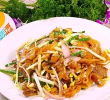 Dry-Fried Rice Noodles with Pork