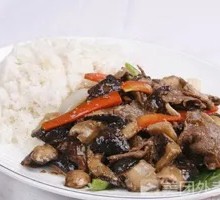 Stir-Fried Mushroom and Meat over Rice