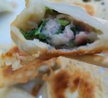 Pan-fried Coriander and Water Chestnut Dumplings