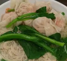 Fresh Shrimp and Crab Dumpling Noodles