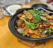 Stir-Fried Chicken Pot Special
