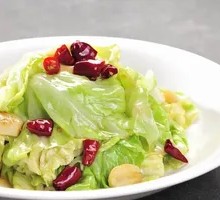 Stir-fried Hand-Torn Cabbage with Dumplings