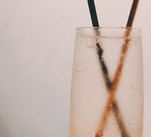 茉莉蜜桃苏打
