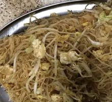 Three-Thread Stir-Fried Noodles