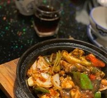 Stir-fried Eel and Frog in Clay Pot