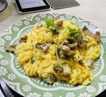 Stir-Fried Beef with Egg