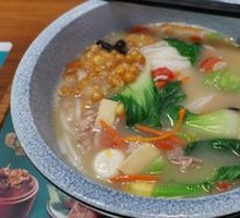 Golden Soup Mushroom and Pork Noodles