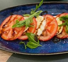 Tomato Mozzarella Salad