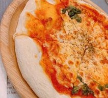 Classic Margherita Pizza