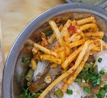 Stir-Fried Snail Noodles