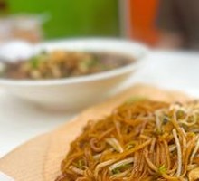 Thai-style Beef Stir-fry with Kaffir Lime