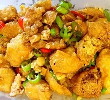Stir-fried Pork with Fried Tofu Pockets