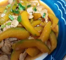 Pumpkin Stir-Fried with Pork