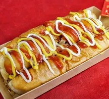 Classic American Hot Dog
