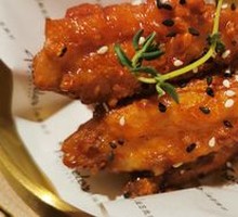 Golden Sauce Roasted Chicken Wings