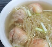 Fresh Shrimp and Caviar Dumpling Noodles