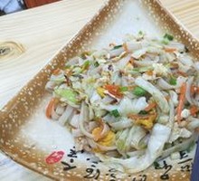 Egg and Pork Stir-fried Rice Noodles