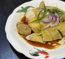 Braised Chicken with Red Onion
