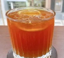 Gold-Soaked Lemon Tea