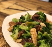 Stir-Fried Broccoli with Double Crisp