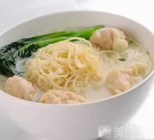 Broth-based Wonton Noodles