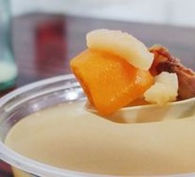 Slow-cooked nutritious soup