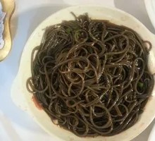 Cold-mixed fern root noodles