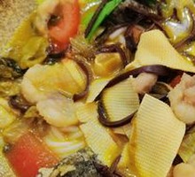 Golden Sour Fish Noodle Soup