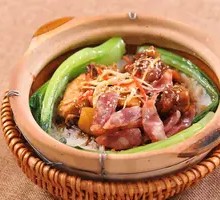 Spare Ribs and Chicken Claypot Rice