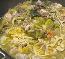 Stewed Fish Offal in Iron Pot