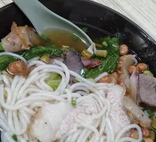 Beef tendon meatballs Guilin rice noodles