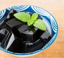 Ice-Cool Turtle and Lingzhi Jelly