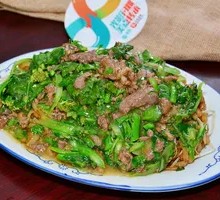 Stir-Fried Beef with Rice Noodles