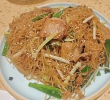 Lan Jiao Pork Fried Rice Noodles