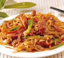 Stir-Fried Rice Noodles with Pork