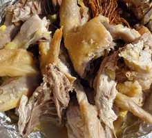 Five-Fingered Mulberry Clay-Baked Chicken