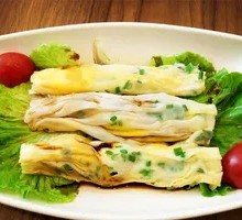 Egg and Pork Rice Noodle Roll