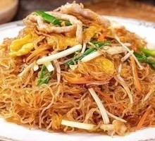 Stir-Fried Rice Noodles with Three Threads
