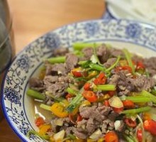 Stir-Fried Beef with Yellow Onion