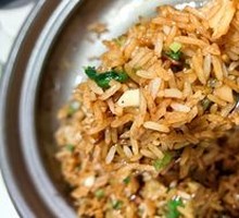 Cured Meat Dry-Scraped Rice in Clay Pot