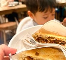 Freshly Roasted Meat in Flatbread